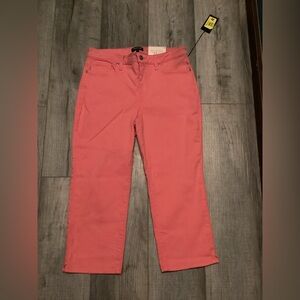 NYDJ Women’s NWT crop pants.